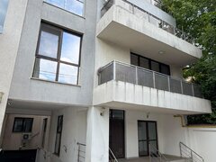 Banu Manta, liceul Ion Neculce, de inchiriat apartament 3 camere, parter