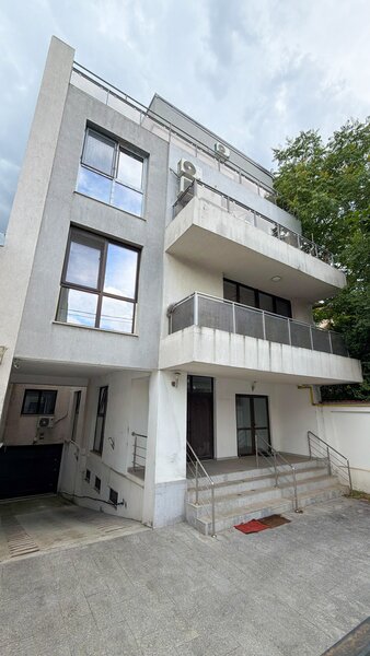 Banu Manta, liceul Ion Neculce, de inchiriat apartament 3 camere, parter