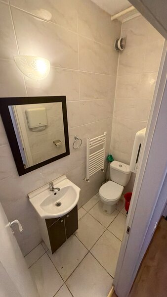 Banu Manta, liceul Ion Neculce, de inchiriat apartament 3 camere, parter
