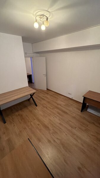 Banu Manta, liceul Ion Neculce, de inchiriat apartament 3 camere, parter